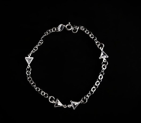 Pulseira com detalhe triangular - Image 3